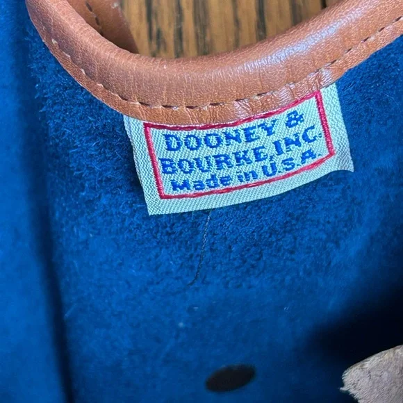 Vintage Dooney & Bourke Black and Tan All-Weather Leather Essex Crossbody Bag - Picture 3 of 16